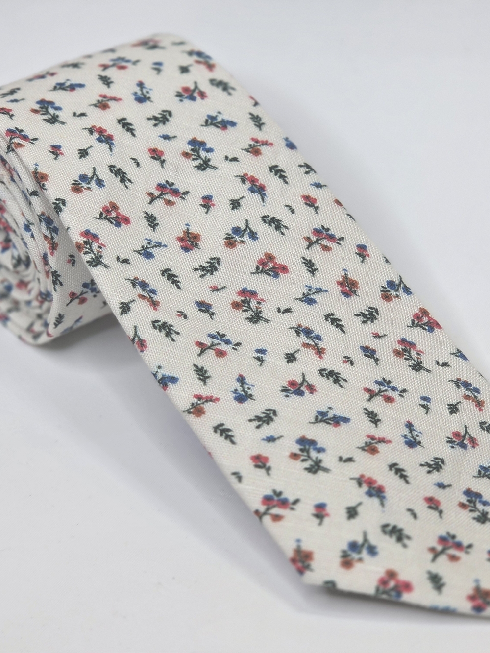 Banana Republic Mens White Linen-Cotton Floral Tie In Green, Red, Blue 3x58.5"